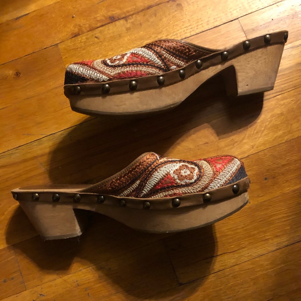 Carlos Santana Clogs